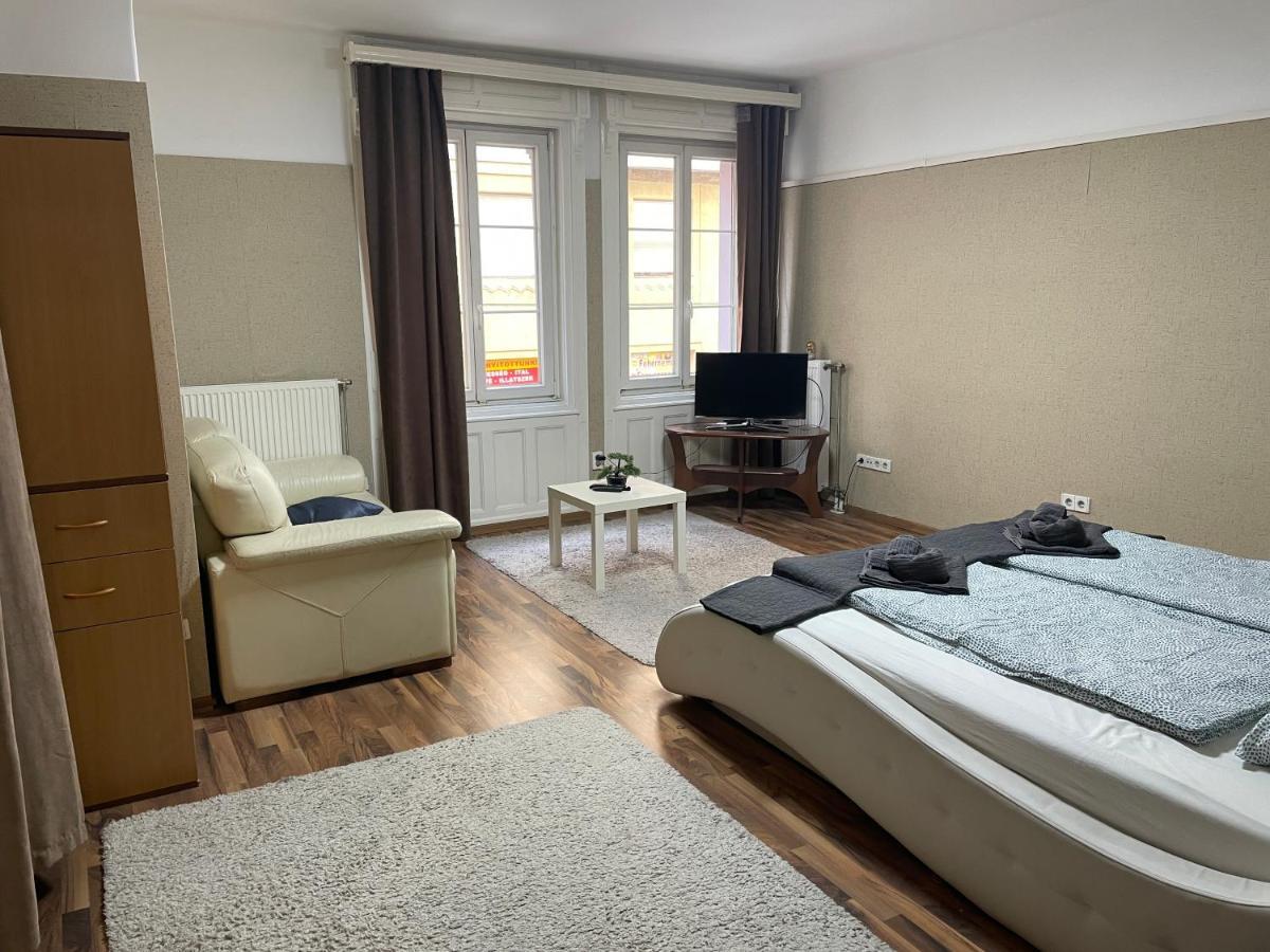 Lovely Apartment On Raday Corso Budapest Exterior foto